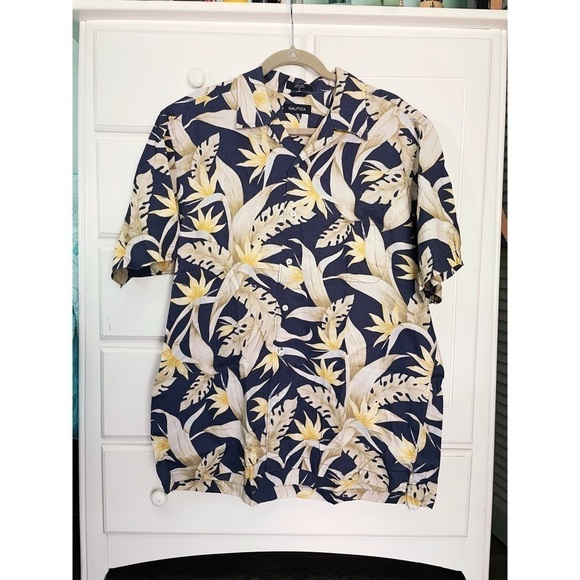 Nautica Textured Cotton Tropical Palm Pattern Button Down Shirt - Picture 1 of 5